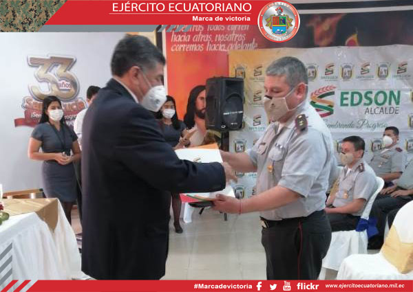 Batallón Guayaquil recibe condecoración por parte del Municipio de Santa Lucía