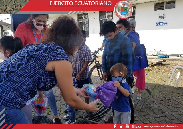 Niños en Orellana reciben juguetes y alimentos