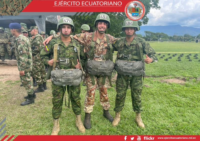 Representantes de la Esmil Eloy Alfaro participaron en el XII Encuentro de Investigación, Ciencia e Innovación