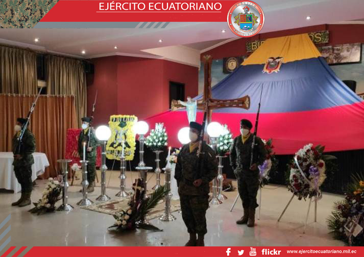 Militares realizan capilla ardiente para despedir al sargento José Tambo
