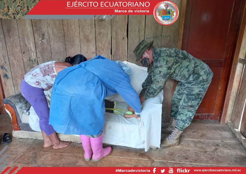 Ejército apoya a brigadas médicas del M.S.P.