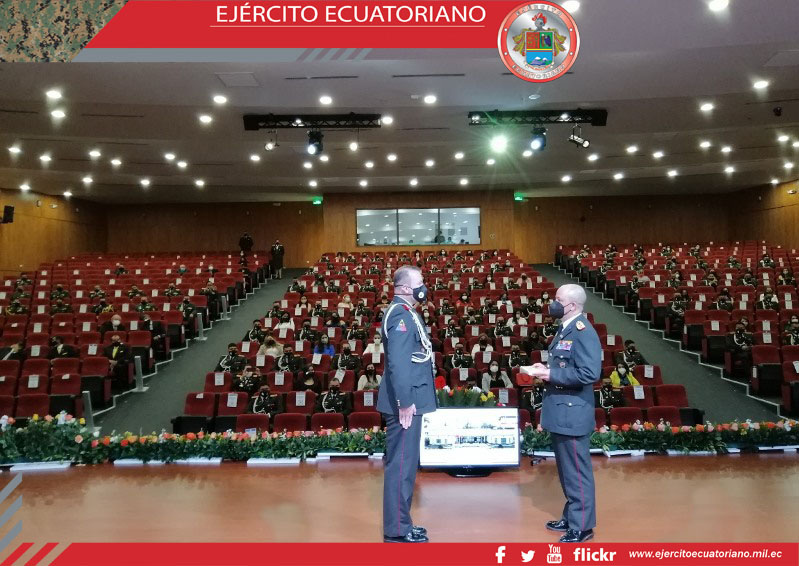 Se gradúan oficiales del Curso Avanzado de Armas y Servicios N.° 38