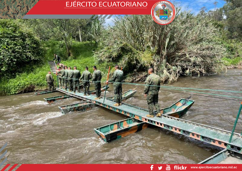 Aspirantes de la Esforse reciben instrucción sobre lanzamiento de puentes