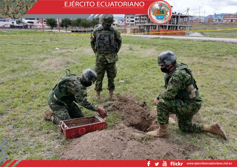 Garantizando la seguridad de la ciudadanía se retira artefacto explosivo