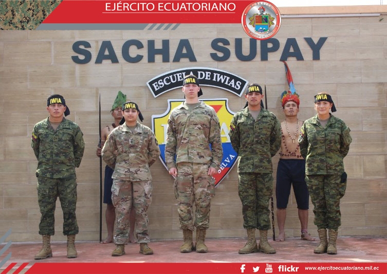 Cadetes del Ejército de Estados Unidos visitan unidades militares en Pastaza