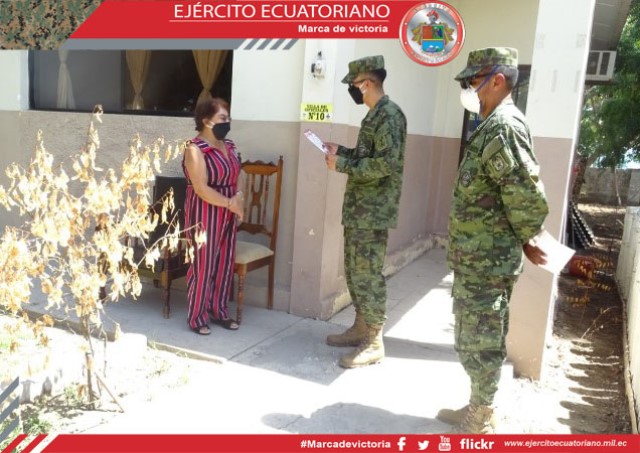 Ejército hace un reconocimiento por el Día de la Madre