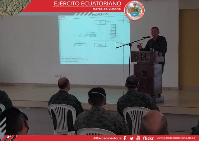 Comandante General del Ejército visita el Fuerte Militar Huancavilca