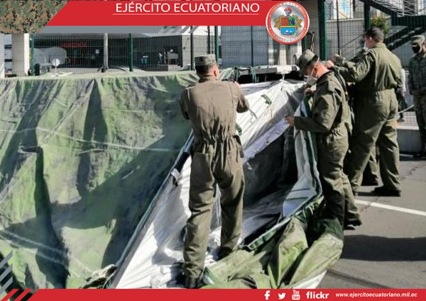 Siete nuevas carpas militares se instalan en Hospital IESS Quito Sur para atención a pacientes COVID-19