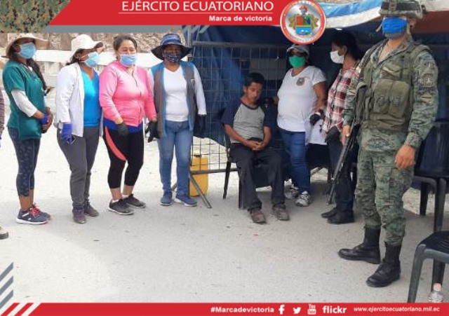 Fuerzas Armadas ayudan a persona desaparecida