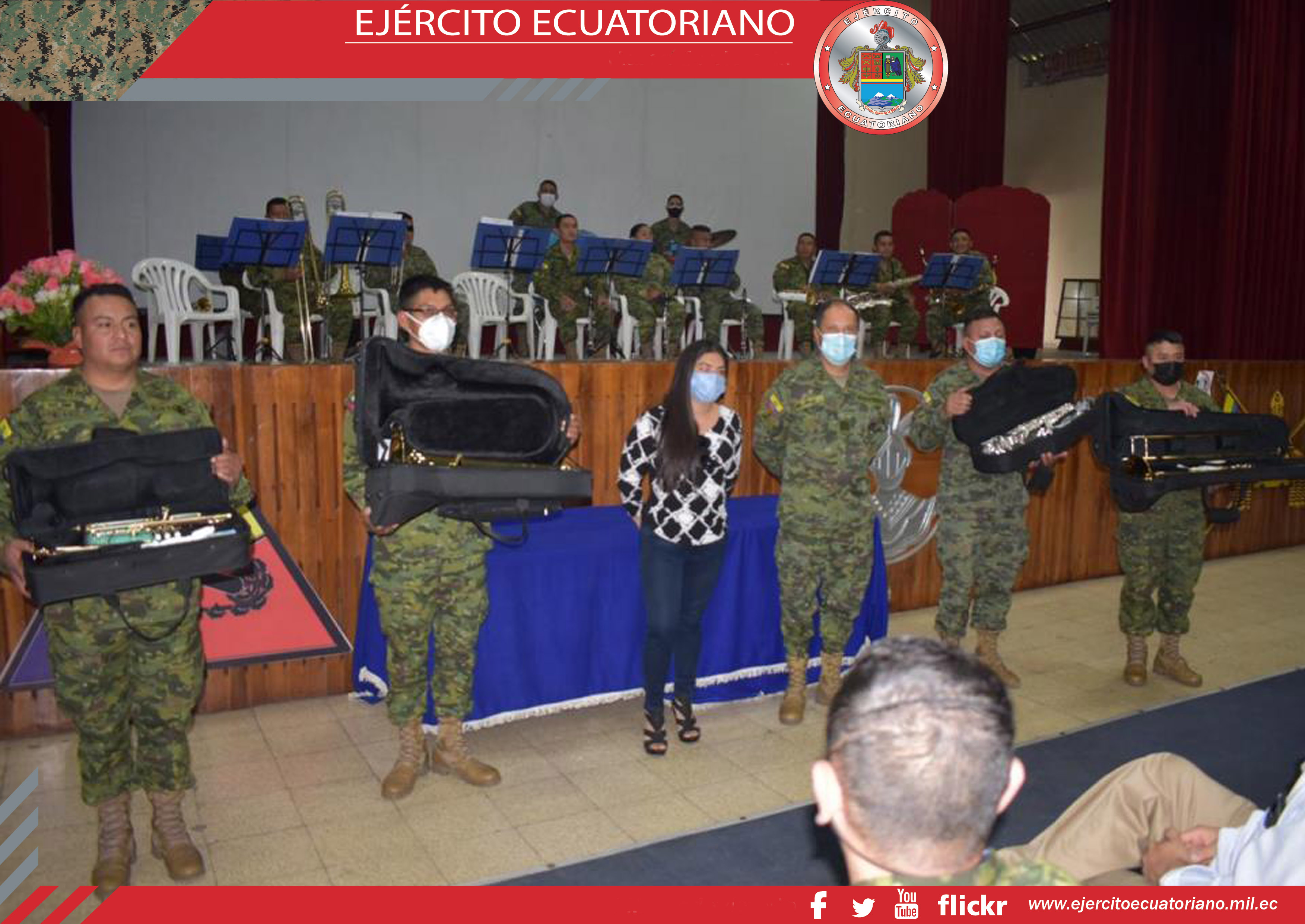 Fundación donó instrumentos a la Banda de Músicos de la Brigada Galápagos