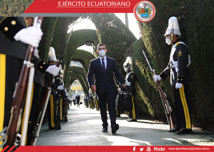 Cadetes de primer curso militar ingresaron por el portón de marte