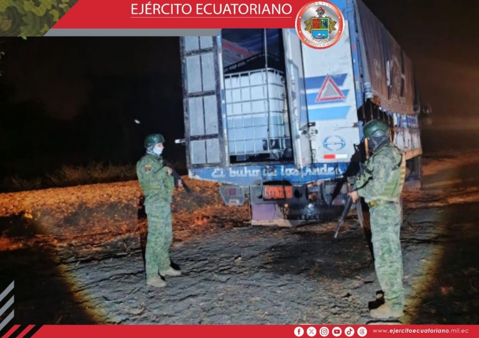 Personal militar decomisa combustible en la provincia del Guayas