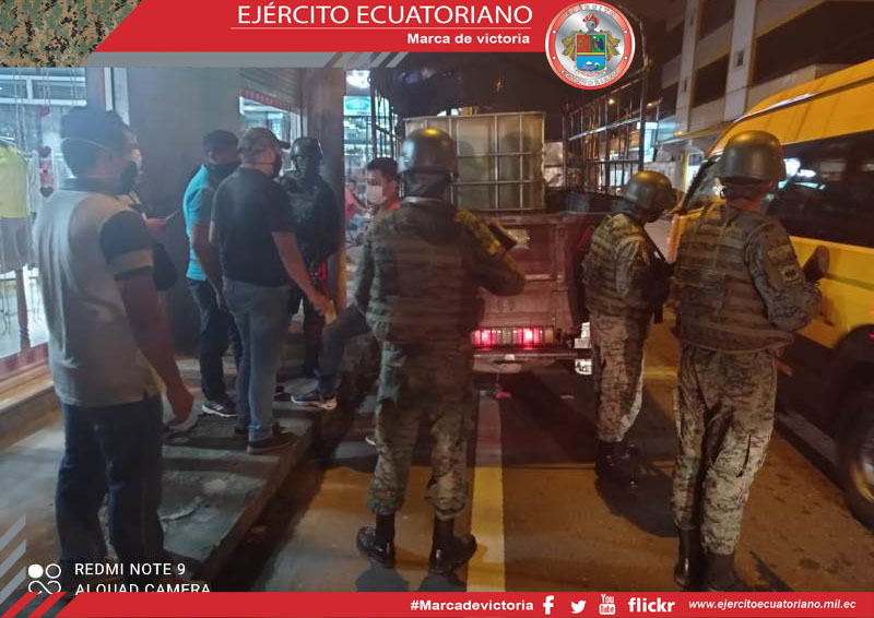 En Orellana soldados incautaron combustible ilegal