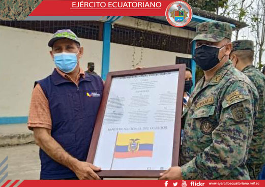 Personal Militar Realizó Acción Social En Santa Rosa