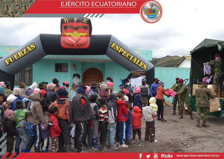 Pobladores en Cotopaxi recibieron regalos  navideños