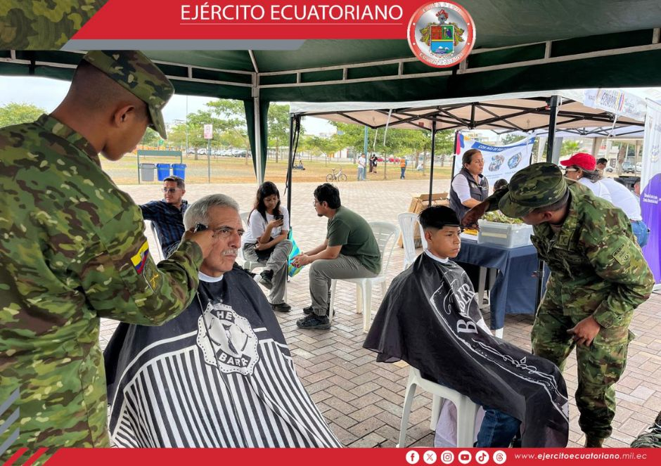 Ejército Ecuatoriano participa en brigadas sociales en la frontera sur