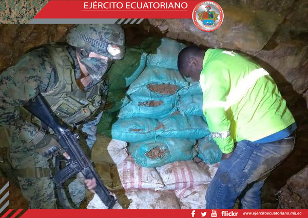 Nuevo hallazgo de material aurífero realizaron militares en Urcuquí