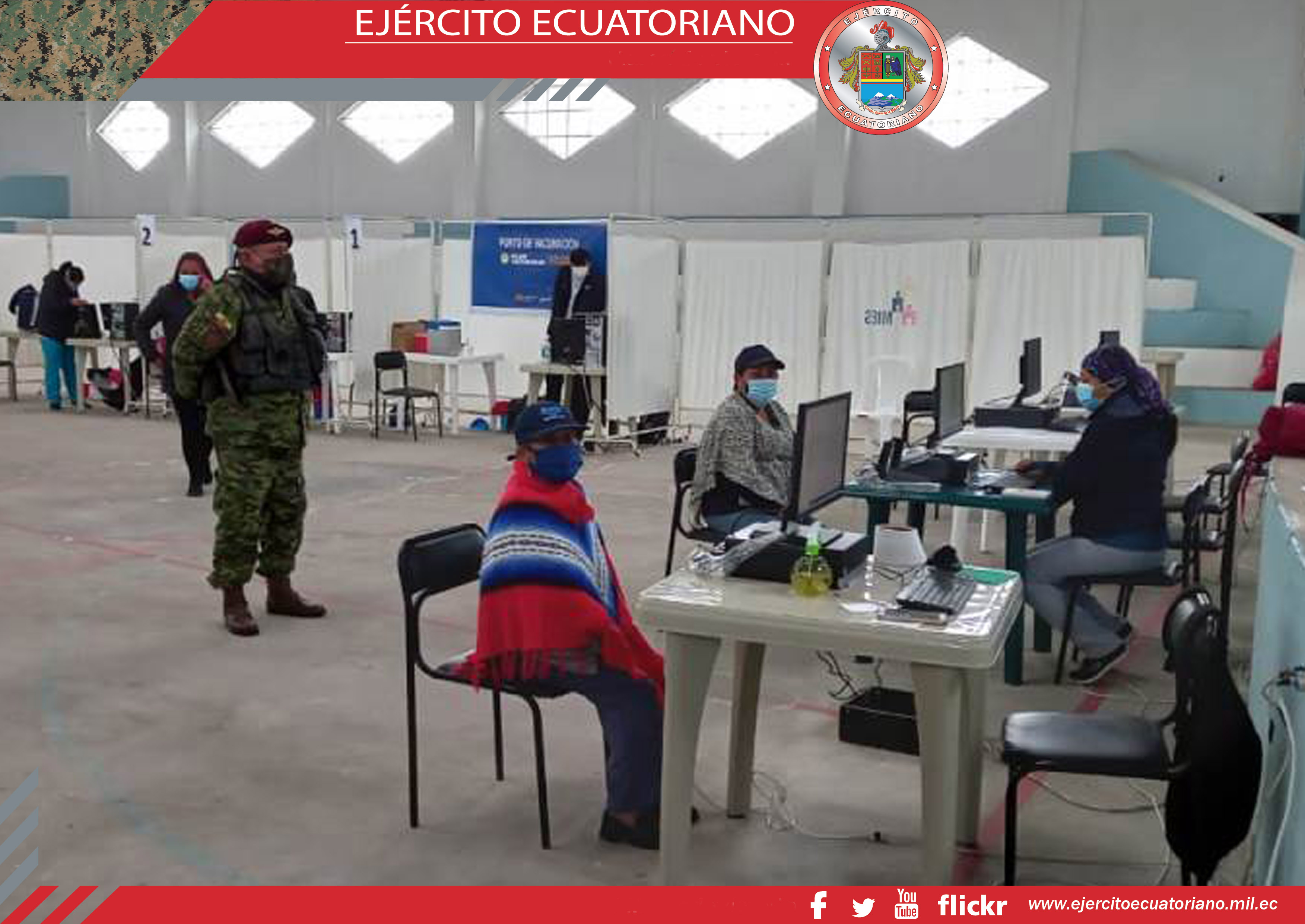 En Pujilí y Saquisilí soldados de boina roja apoyan en jornadas de vacunación