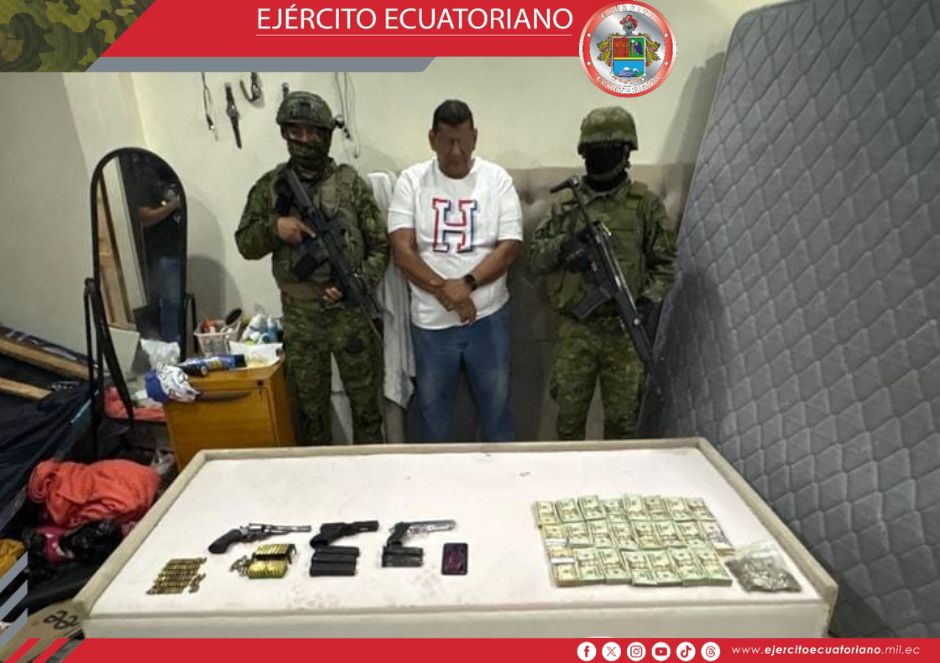En operación militar cae integrante del GAO “AK 47” con fusil, armas y $ 47 mil dólares