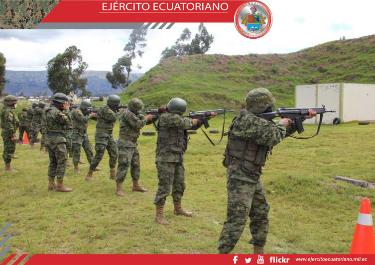 En Riobamba el personal militar realizó instrucción de tiro
