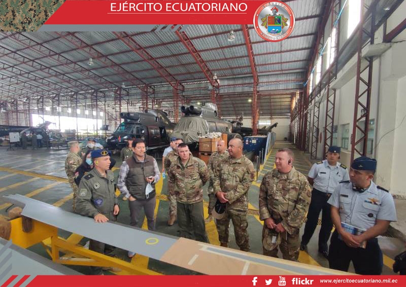 Militares ecuatorianos intercambian conocimientos con personal de la Fuerza Aérea de EE.UU.