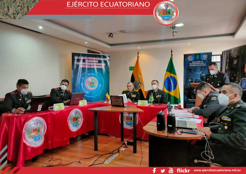Panel internacional de los ejércitos de Brasil y Ecuador sobre el proceso de transformación