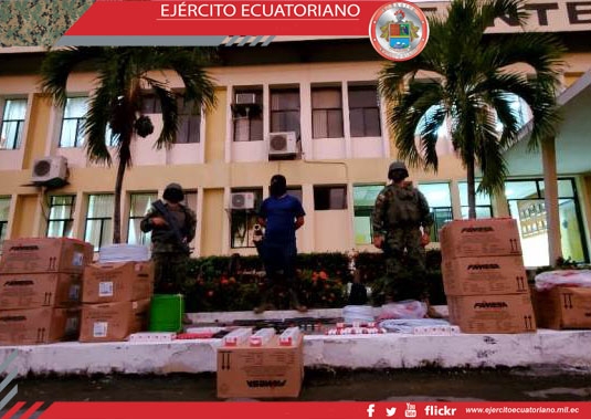 Decomisan armas, municiones y explosivos en Azuay