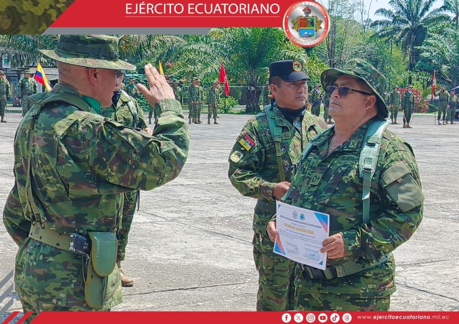 Ceremonia militar por el Día del Reservista Ecuatoriano