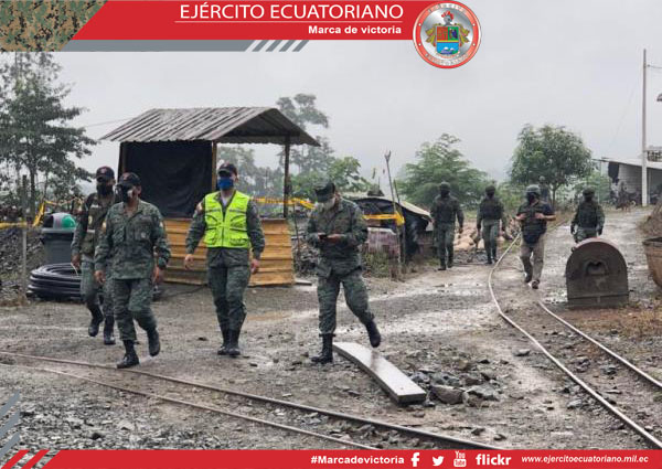 Militares incautan material explosivo en la provincia del Azuay