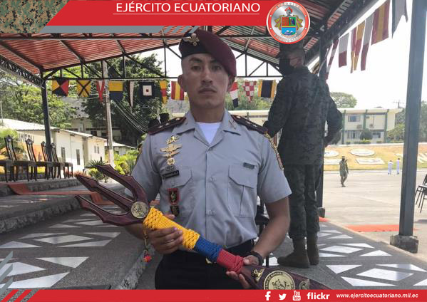 Oficial del Ejército obtuvo la primera antigüedad en el Curso de Hombres Rana