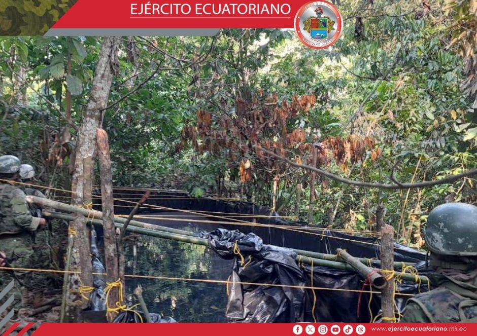 Personal militar localiza piscina clandestina de gasolina blanca