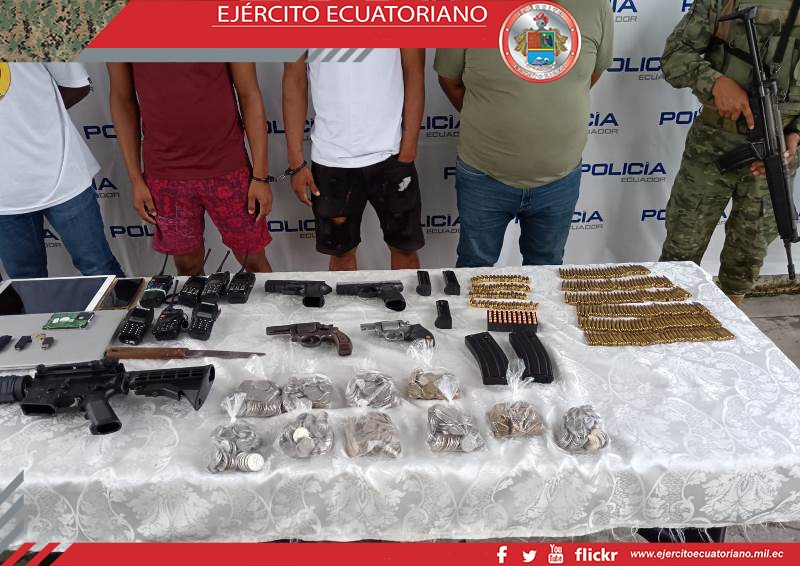 En Machala decomisaron armas y municiones