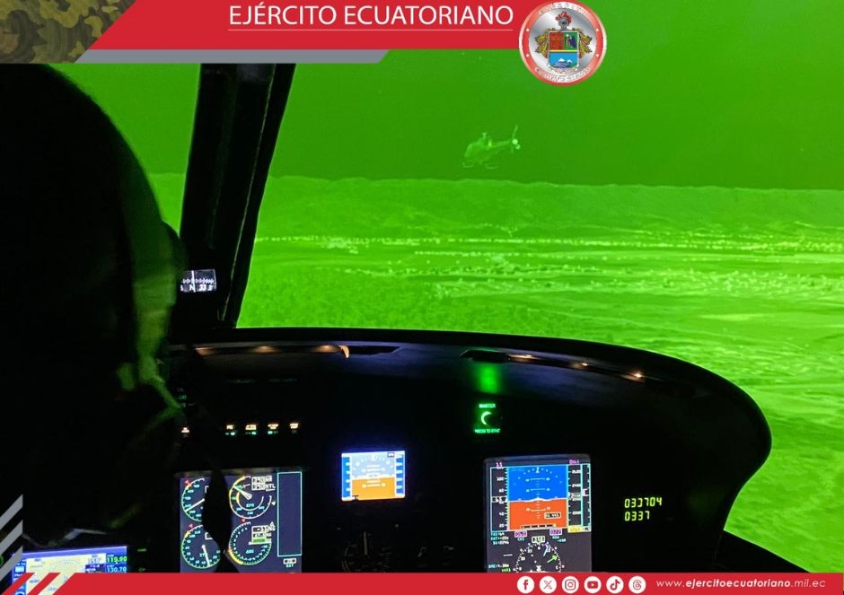 Militares se entrenan en vuelo nocturno en Brasil