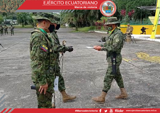 Ceremonia de reconocimiento al personal militar