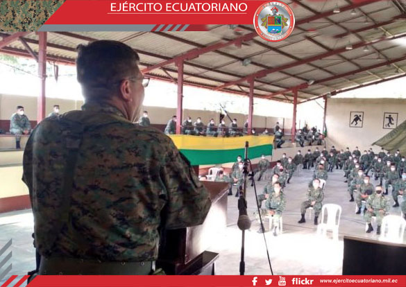 Comandante General del Ejército visita unidad militar en Patuca