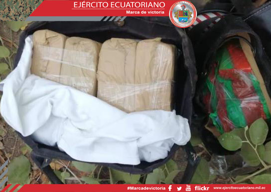 Militares incautan materiales ilícitos en Portoviejo