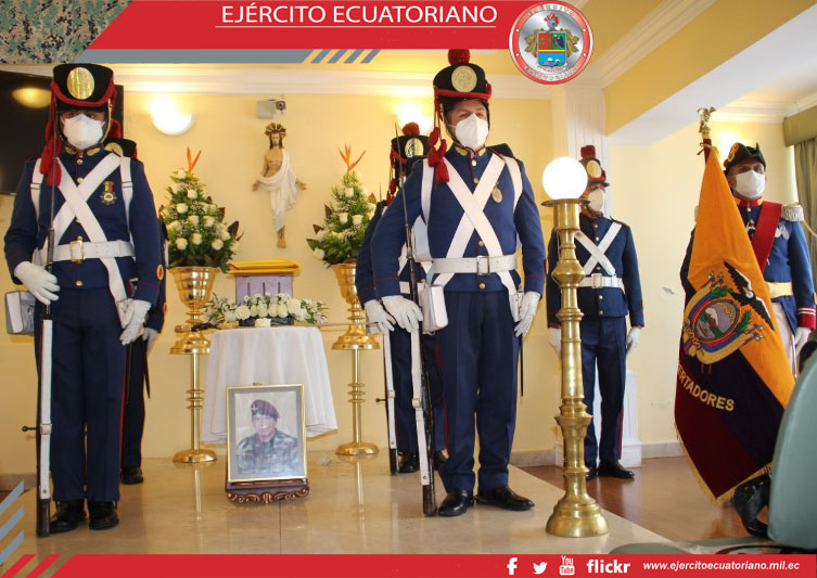 Ejército Ecuatoriano rinde honores a héroe del Cenepa