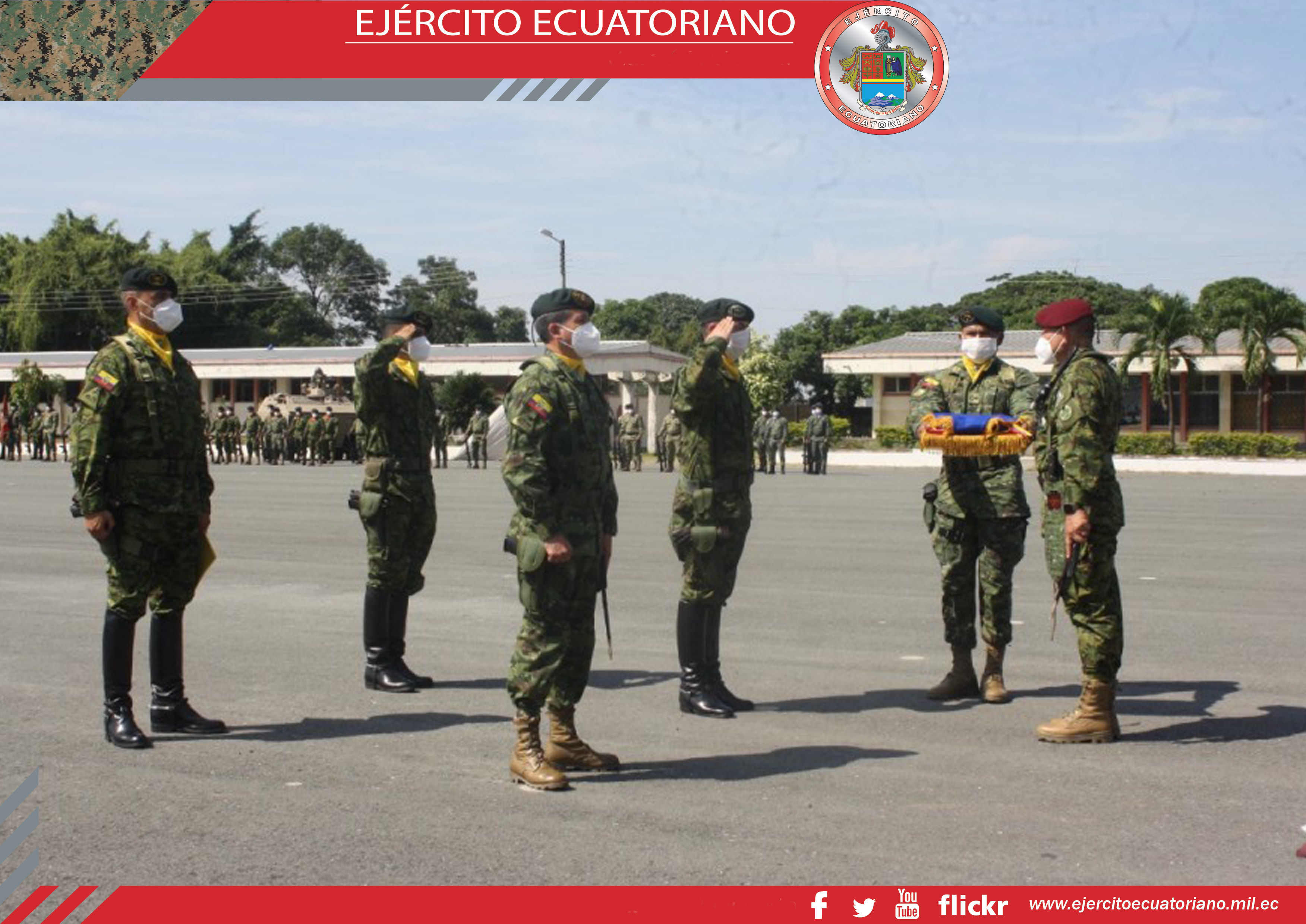Comandante general del Ejército asiste a cambio de mando de la II.D.E Libertad y se reúne con personal militar