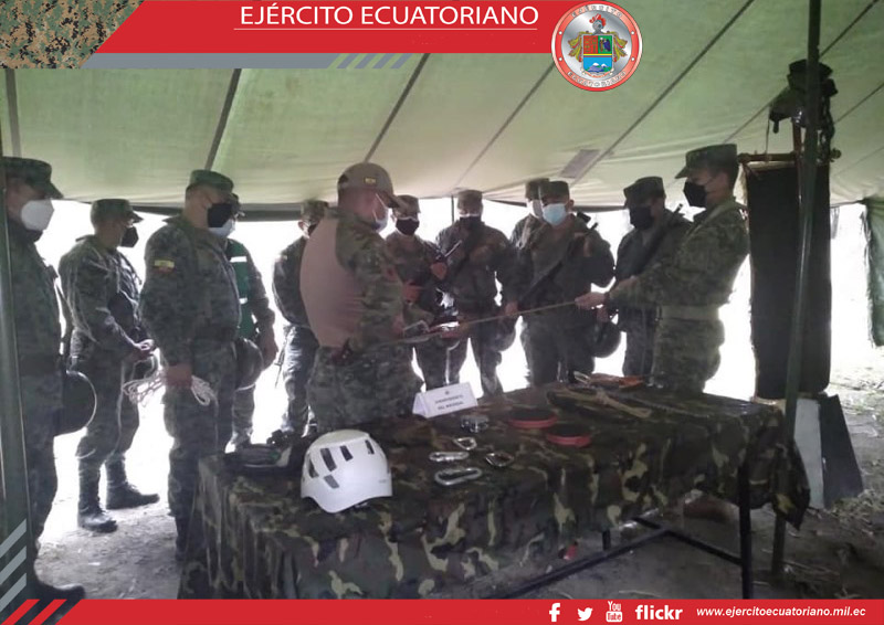 Personal de la Comandancia General del Ejército recibe instrucción en el Fuerte Militar Atahualpa