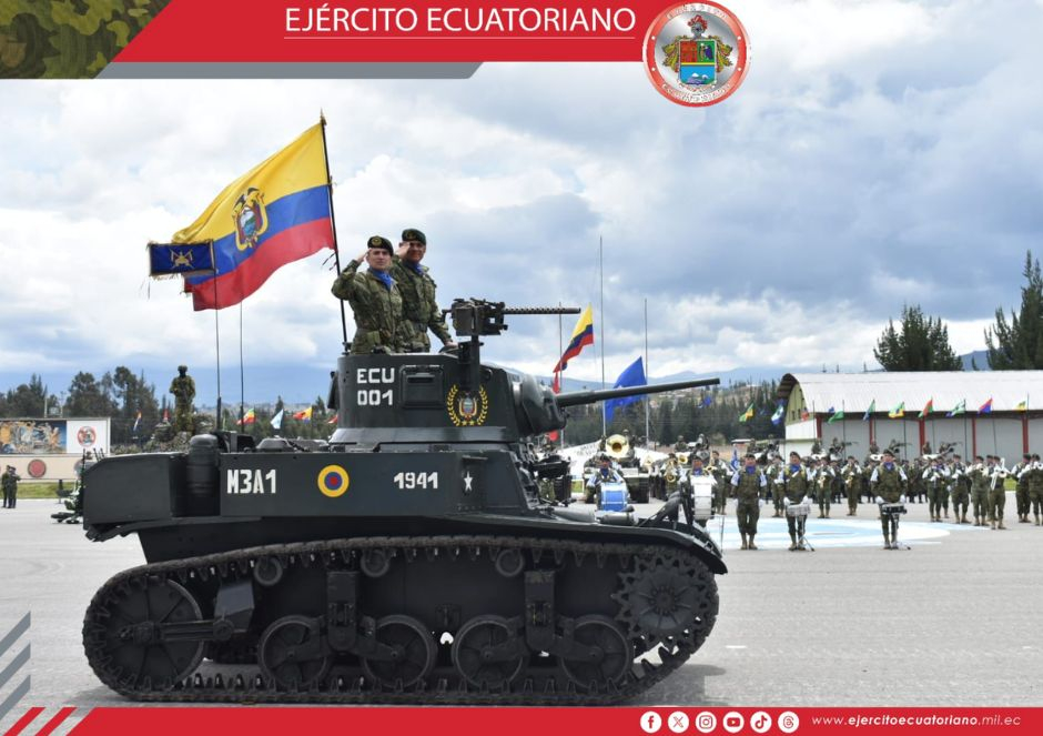 Conmemoración del Día del Arma de Caballería Blindada en el Fuerte Militar Tulcán