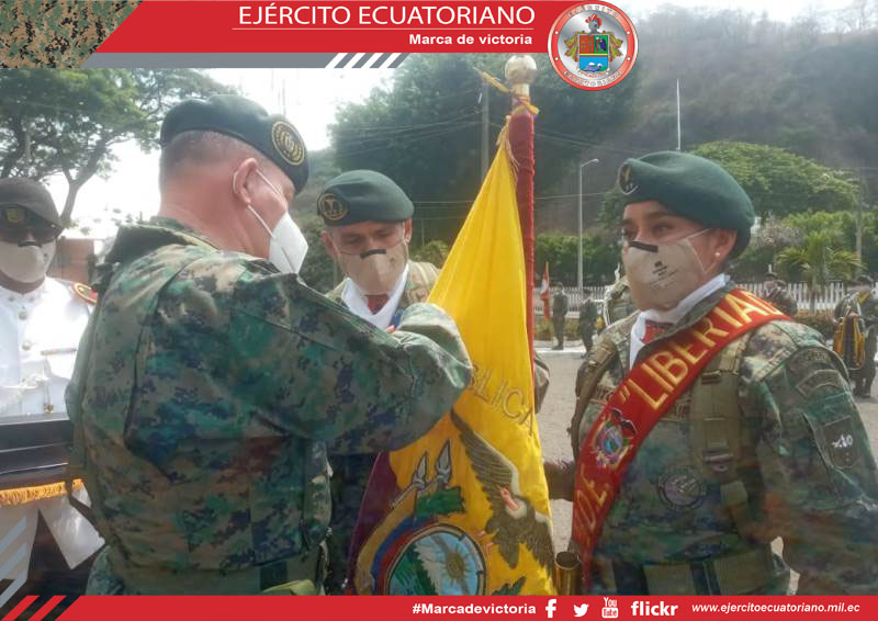 Hospital de la II.D.E. Libertad recibe condecoración militar