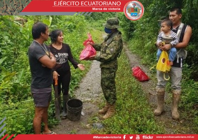 Militares realizan actividades de apoyo a la comunidad