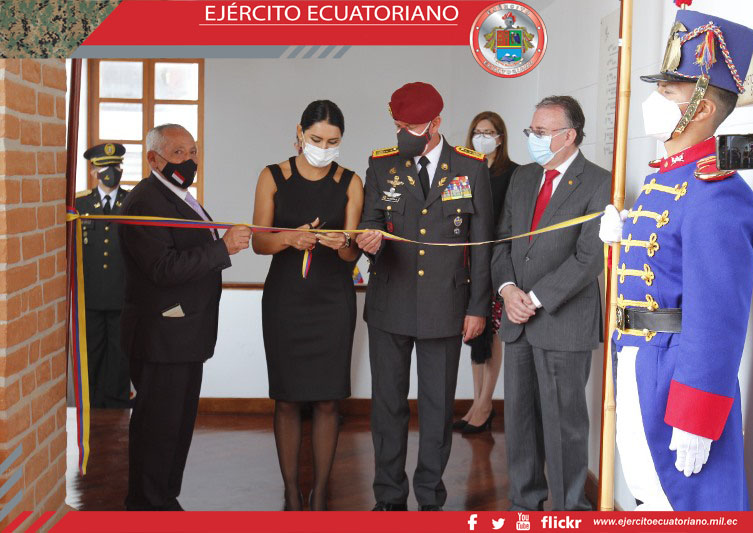 Soldados de la IV D.E Amazonas entregaron un museo histórico militar a la ciudad de Ibarra y conmemoraron los 192 años del Ejército.