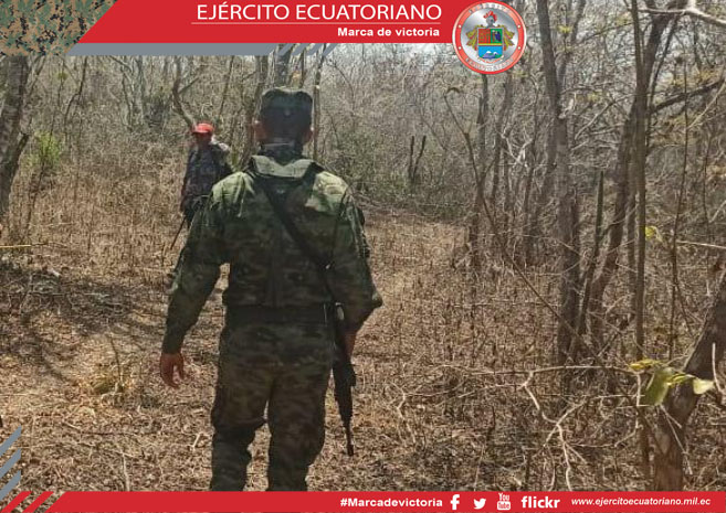 Militares encuentran armas de fuego en Arenillas