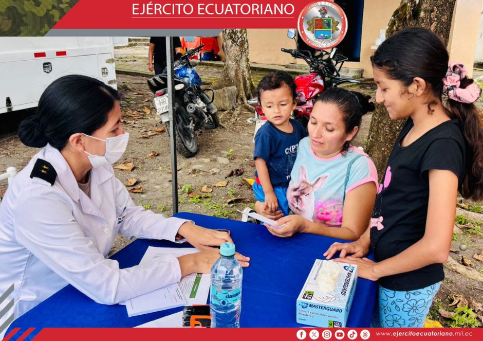 El Ejército Ecuatoriano lleva salud y alegría al Barrio Flor de Oriente