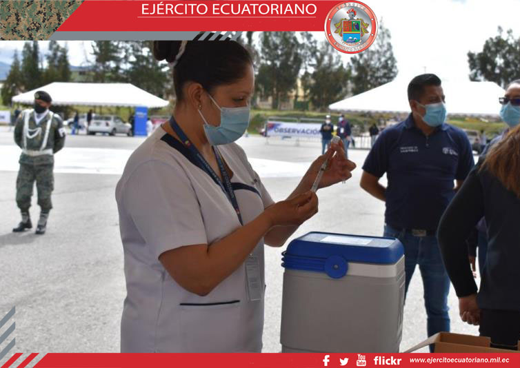 Fuerte Militar Tapi se convierte en punto de vacunación exprés en Riobamba