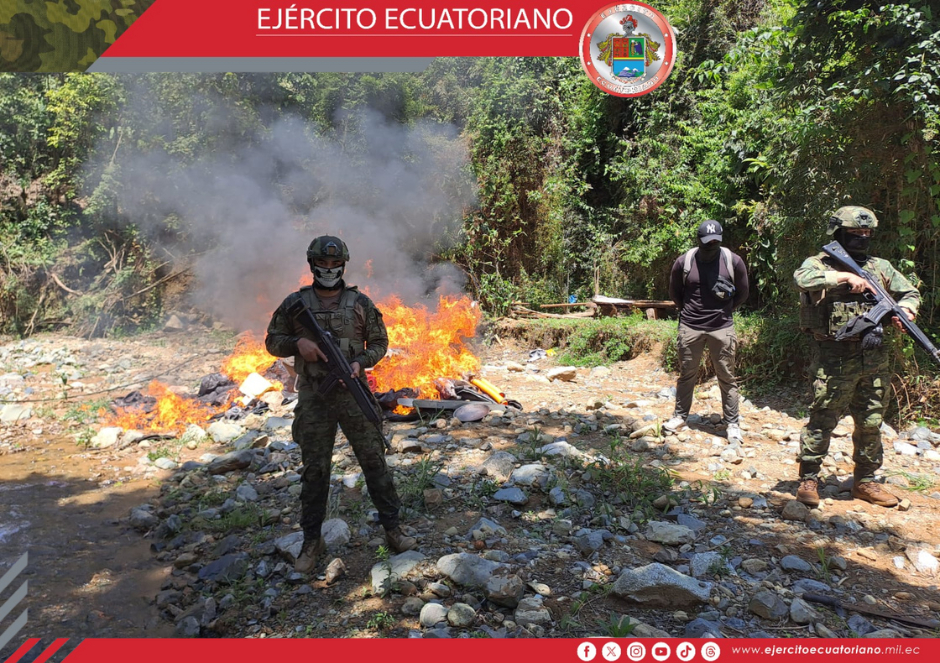 Ejército Ecuatoriano desmantela cinco campamentos de minería ilegal en Calvas