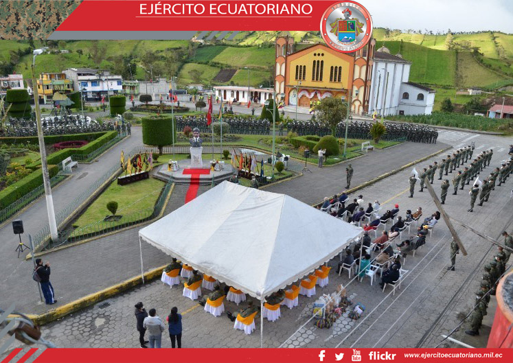 Escuela Superior Militar Eloy Alfaro realiza marcha final en el Carchi