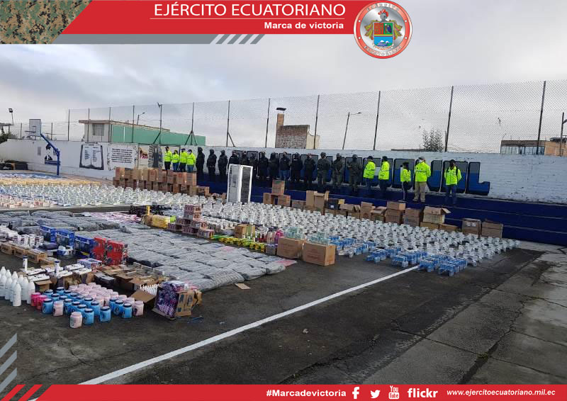 Incautaron mercadería de contrabando en Carchi