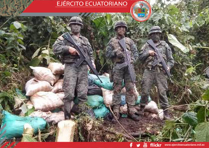 Militares encuentran material explosivo en la provincia de Imbabura